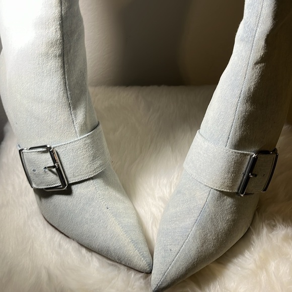 Steve Madden Banter Denim Pointed Toe Buckle Bootie- size 10M (Denim) - Picture 3 of 6